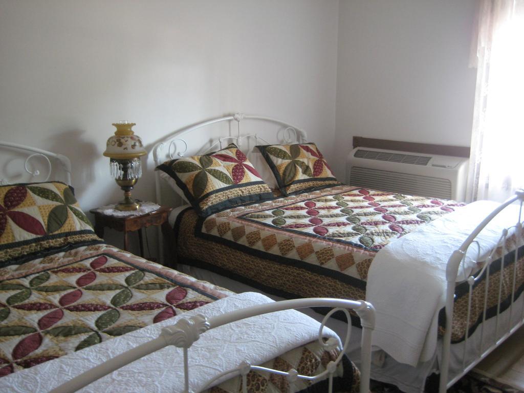 Backwoods Bed And Bath Hotell McGregor Exteriör bild